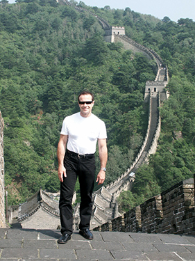 Claude Pouget sur la Grande Muraille de Chine